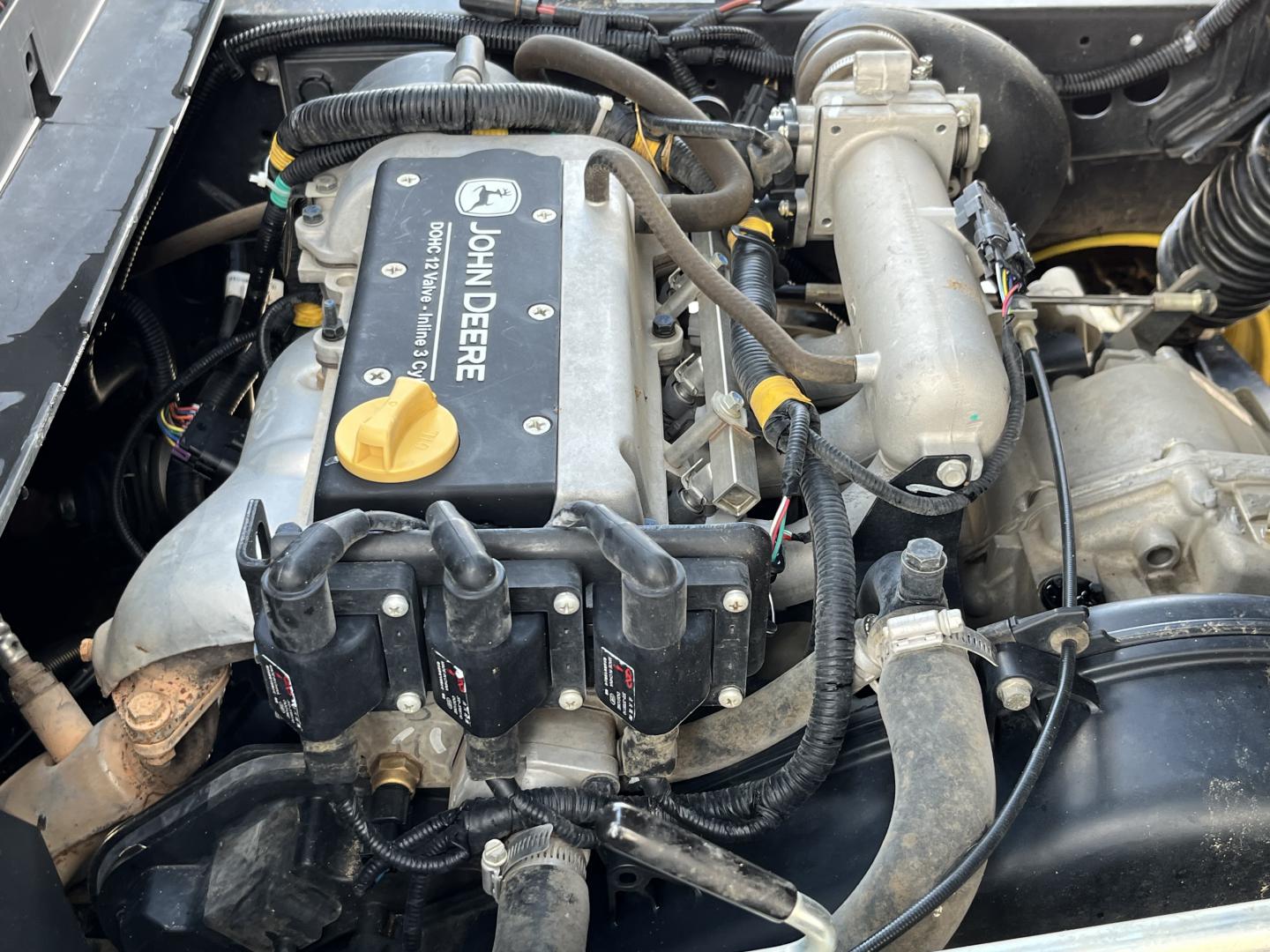 ./imagenes/INVOICE/2019/18259/JOHN DEERE XUV835E (11).JPG